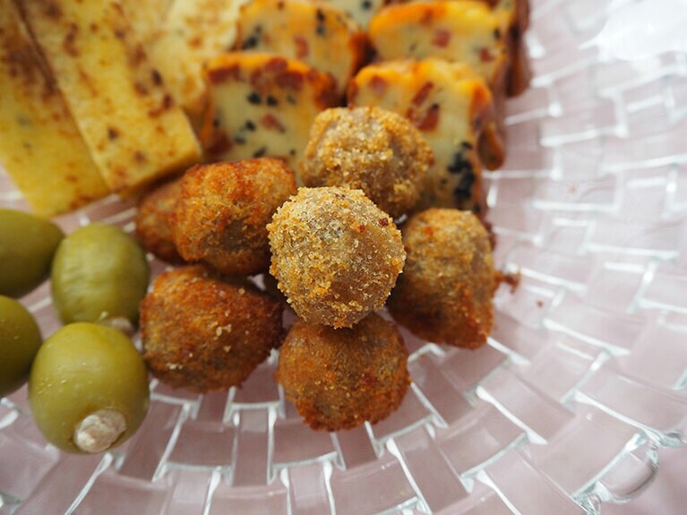 一番気になっていた、エスカルゴのクロケット。