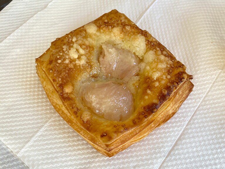 ライチ・シュトロイゼル・デニッシュ2.99ドル／フェンドゥ・ブーランジェリー