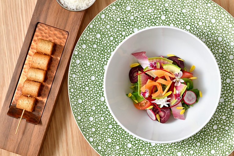 OMO7には、ご当地の楽しい食文化を堪能できる個性的なレストランが。