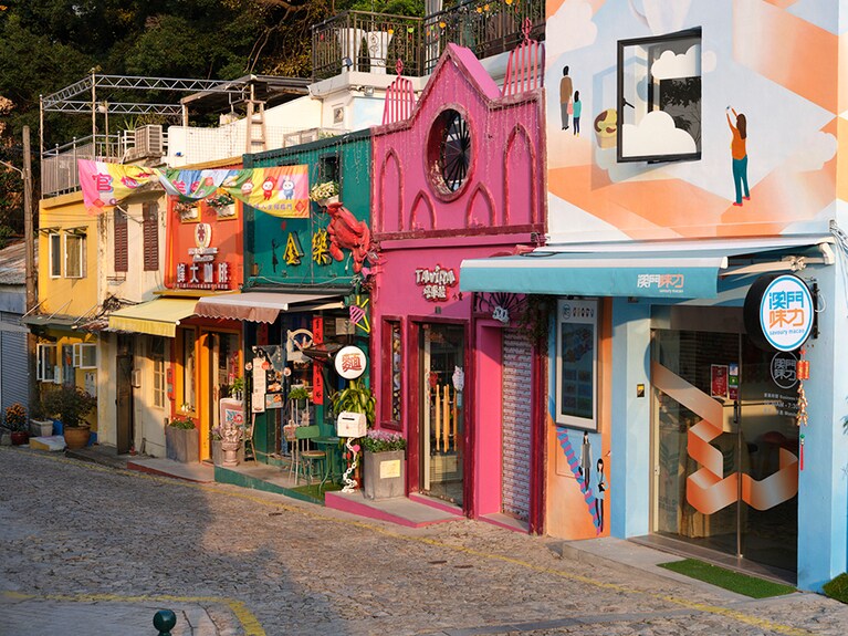 タイパ・ビレッジのアート。