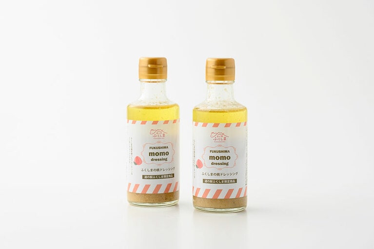 ふくしまの桃ドレッシング 各572円（200ml）。
