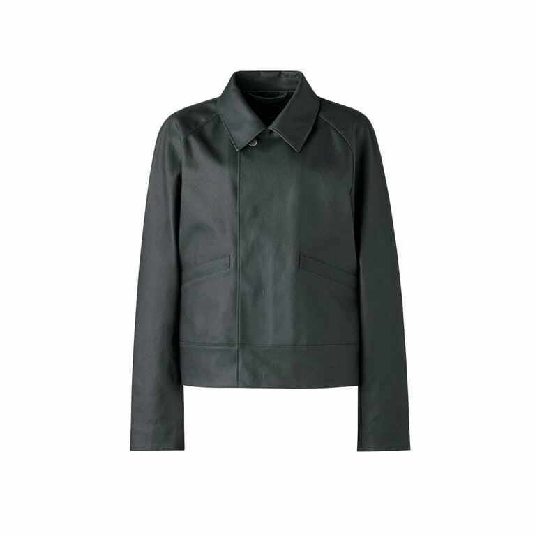 コーティングブルゾン 8,990円（08 DARK GRAY）。