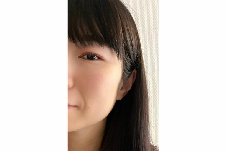 アイシャドウはルナソル アイカラーレーション EX20 Lively Beat、チークはルナソル カラーリングシアーチークス(グロウ) EX04 Coral Wind。