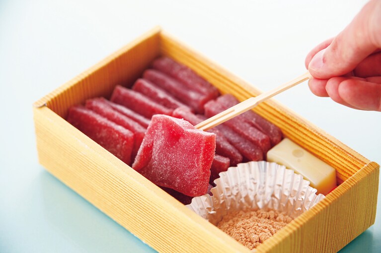 あまおう苺入りわらび餅博多あまび 1,674円。