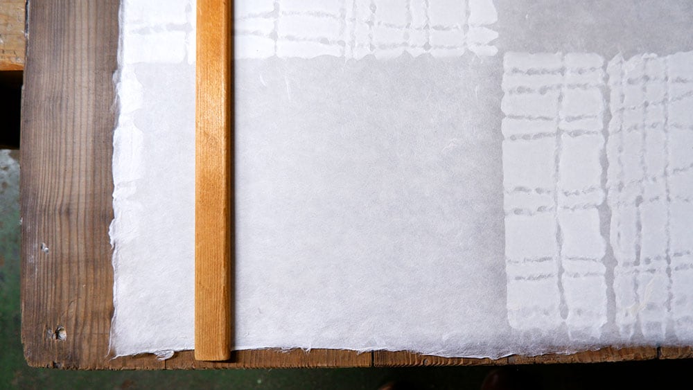 横山大観、平山郁夫、東山魁夷らに画用紙を提供した岩野平三郎製紙所にて。