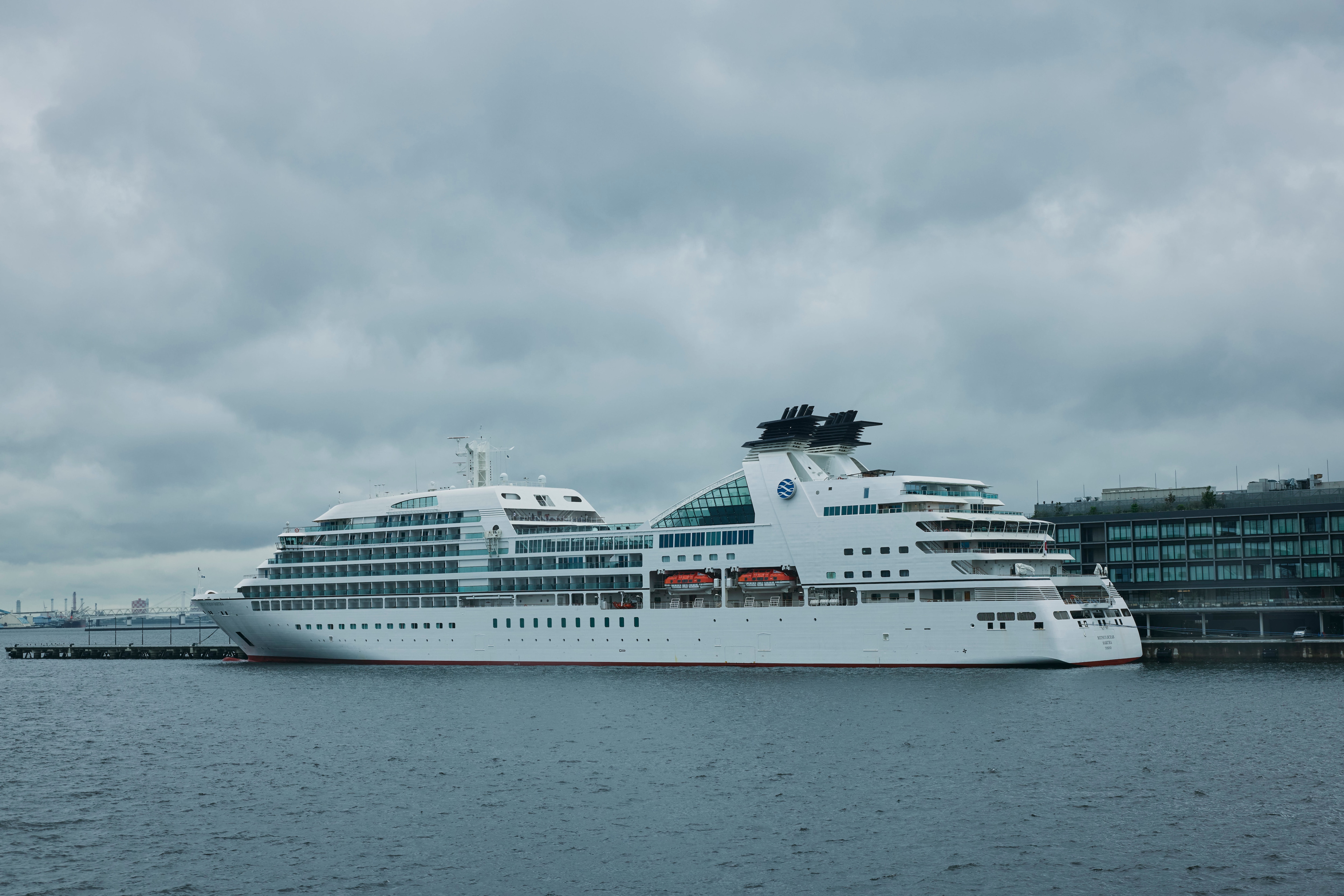 「MITSUI OCEAN SAKURA（三井オーシャンサクラ）」の全景。