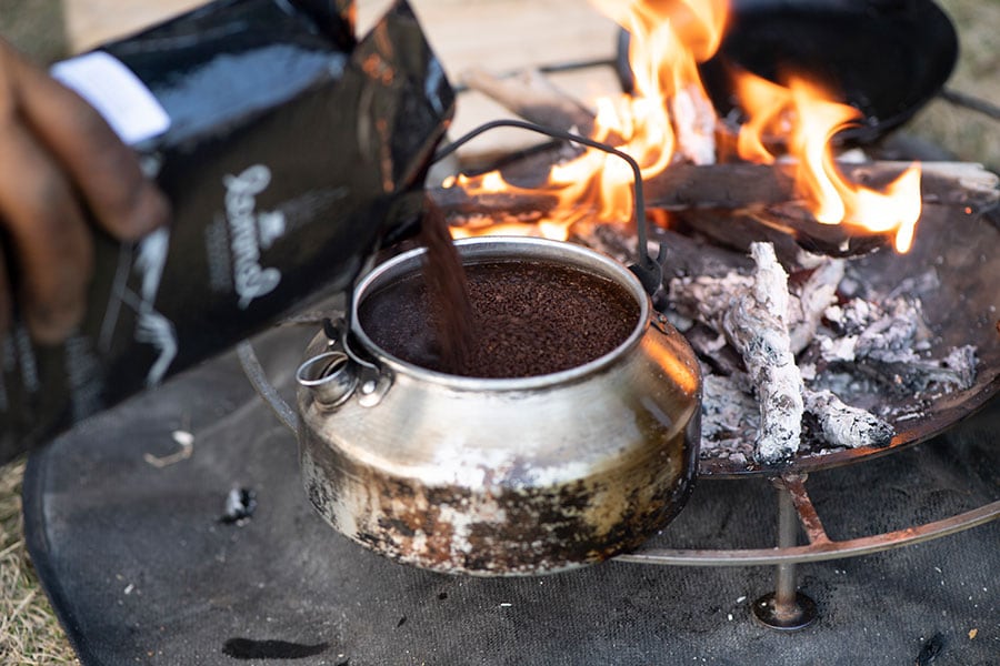 煮出しコーヒーは粗挽きの豆が基本。レンメルコーヒー オリジナル 450g 2,916円／UPI