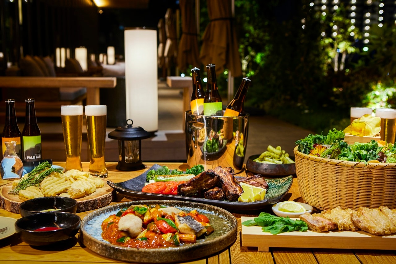「SORANO Beer Garden」のイメージ。1名8,800円(税込)。4名より要予約。開催日は、2025年9月30日(火)までの平日限定(除外日あり)。