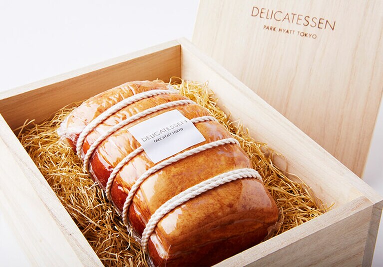「レッドポークハム」 7,870円(配送料を含む)／デリカテッセン(パークハイアット東京)