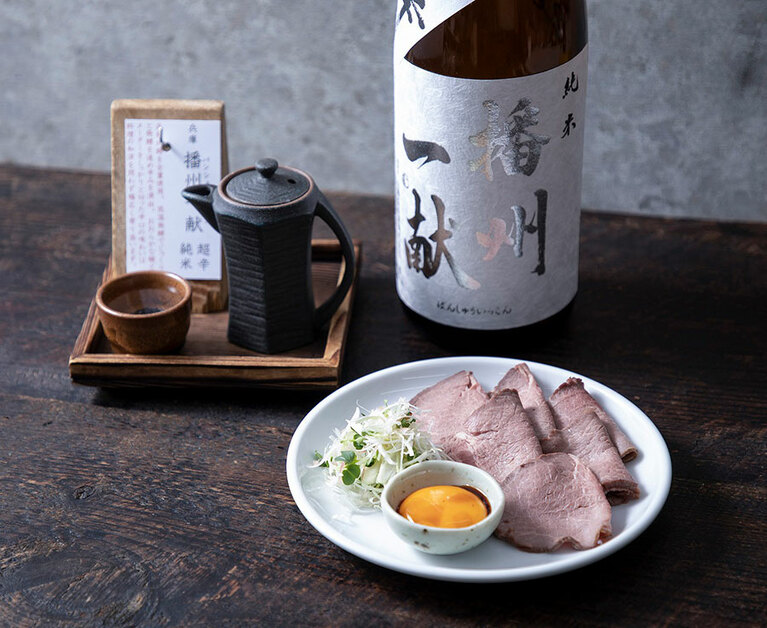 ぬる燗佐藤 御殿山茶寮(エキュート品川)「ローストビーフと本日の日本酒」 1,400円。