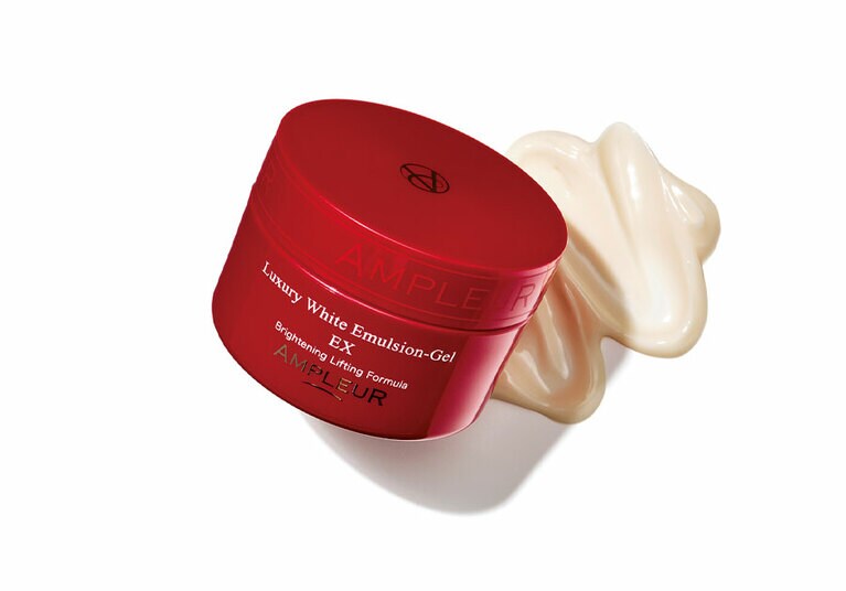ラグジュアリーホワイト エマルジョンゲルEX 120g 8,300円／アンプルール