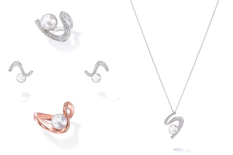 左上から時計周りに、リング(ホワイトゴールド/ダイヤモンド) 1,600,000円、ペンダント 1,500,000円、リング(SAKURAGOLD) 230,000円、ピアス 2,700,000円。(c)TASAKI