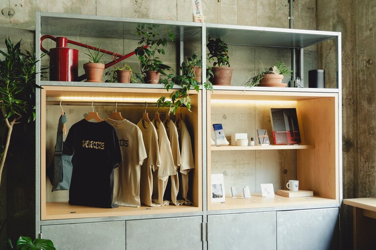 オリジナルグッズの販売も。