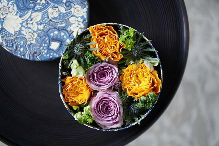 お花がつまったボックスアレンジ。