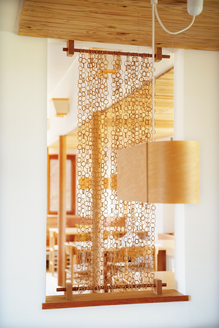 【ホテリ・アアルト】北欧ならではの意匠はダイニングにも。 photo: Akemi Kurosaka