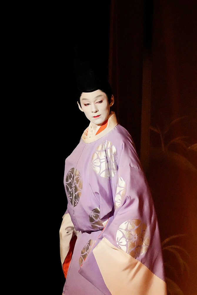 源氏物語 歌舞伎 （花に舞い踊る＞夕顔 源氏物語、恋の情緒