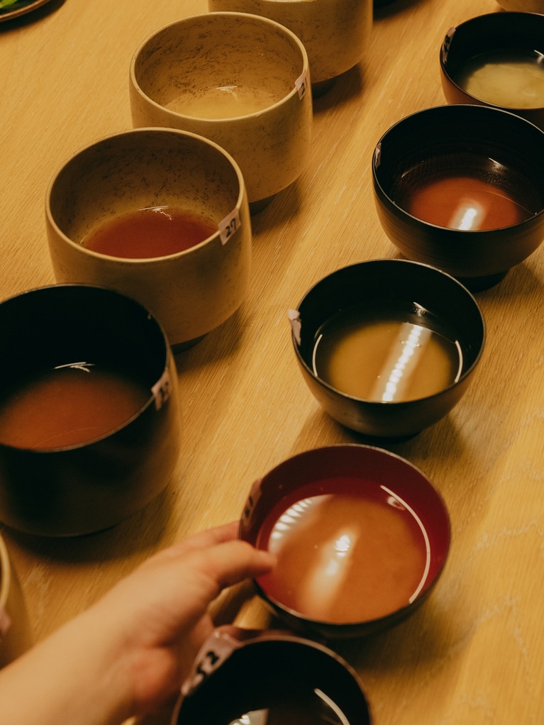2025.05.12 東京都。120種を超える米味噌の食べ比べから選ばれた2種には、野生麹菌から仕込まれたという共通点が。