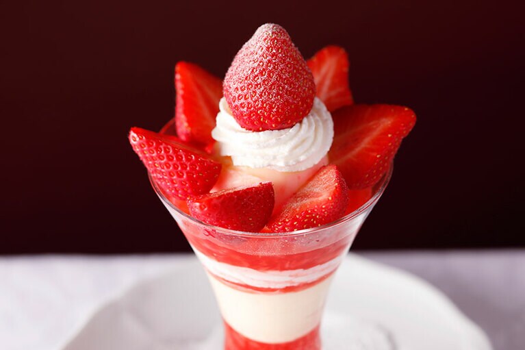 「長野県産 信州畑工房“恋姫”のストロベリーパフェ」2,500円。