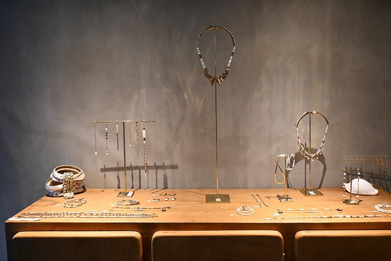 自然の恵みを生かしたアクセサリー。