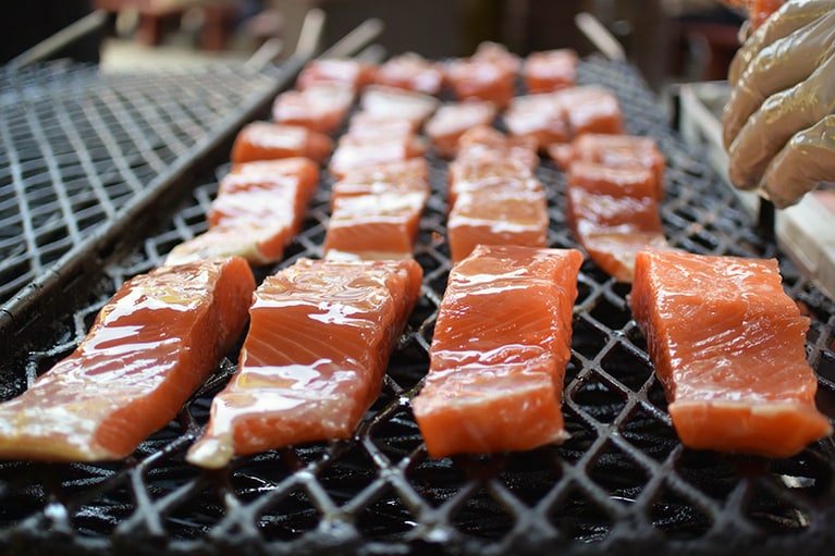 脂がノリノリの美味なるサーモン。