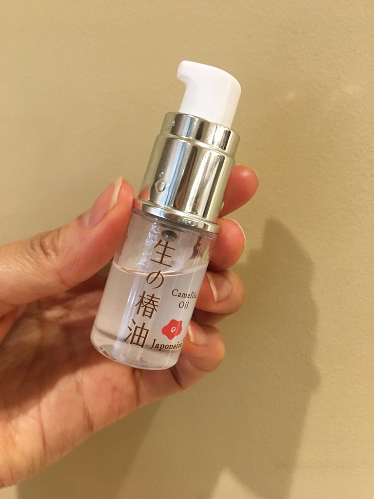 「生の椿油」50ｍl 5,060円も持ち歩きに重宝なサイズ。高品質で体にも使えるので、年中携帯しています。