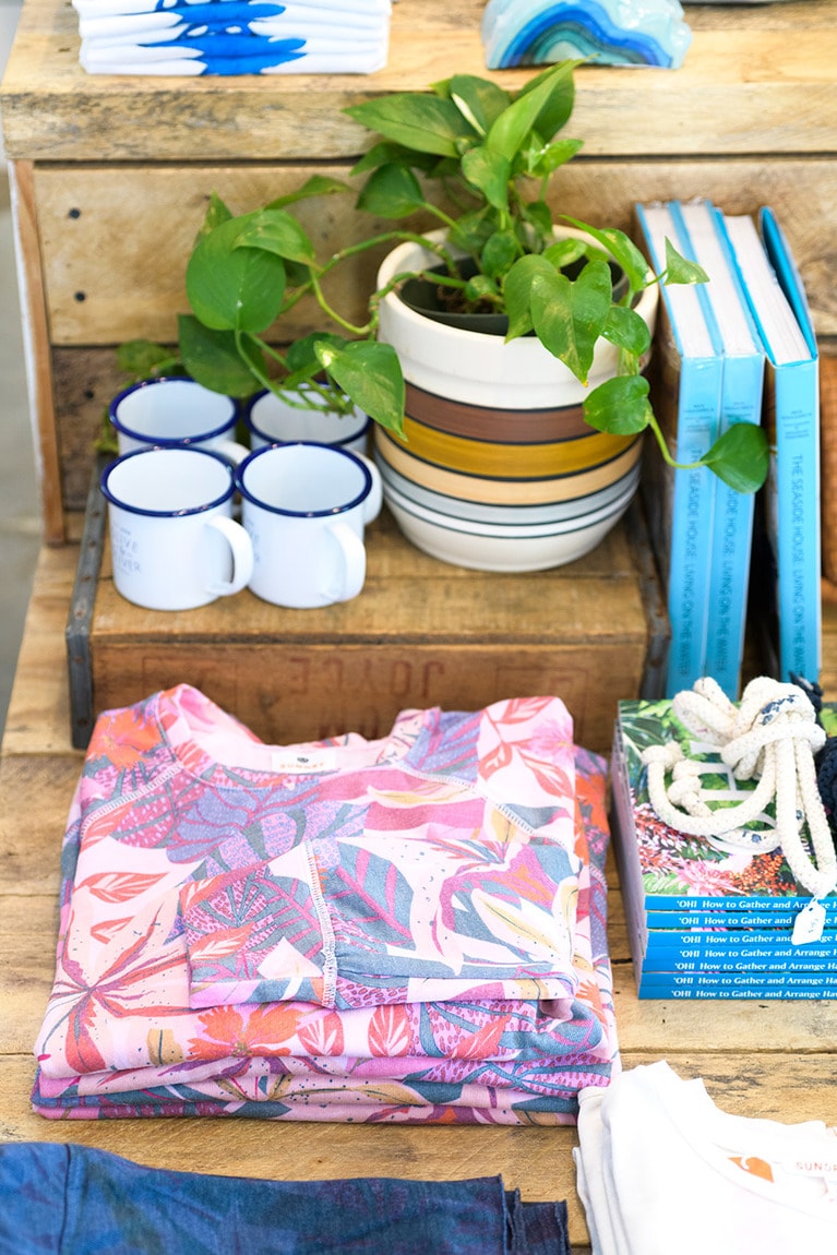 カリフォルニアのブランド「サンドリー」が人気。トップス 125ドル。