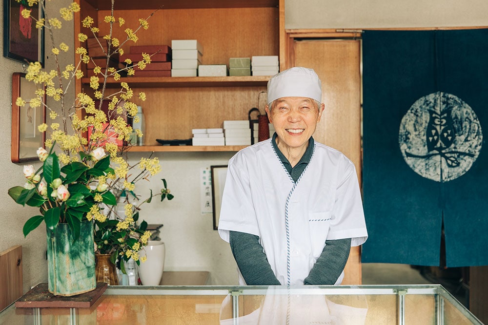 体力のいる和菓子作りに日々勤しむ御年85歳の現役職人。