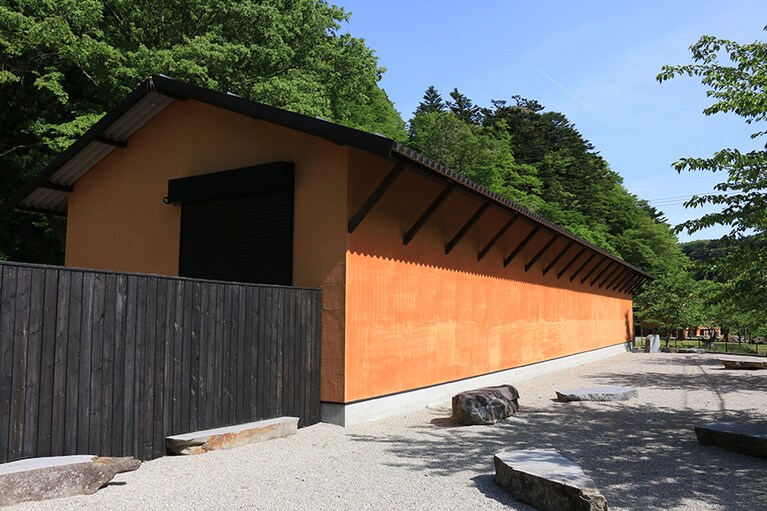 板室温泉 大黒屋［栃木／板室温泉］倉庫美術館 外観。