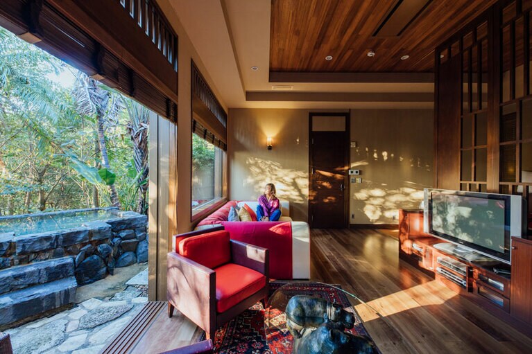 石山離宮 五足のくつ［熊本／下田温泉］ヴィラCの客室。