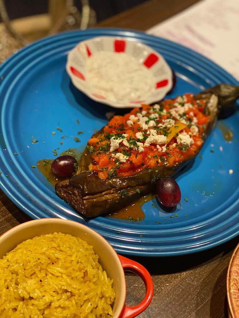 「イマーム・バユルデゥ(Imam Bayildi)」28ドル。日本語で「お坊さんの気絶」という意味のトルコ料理。