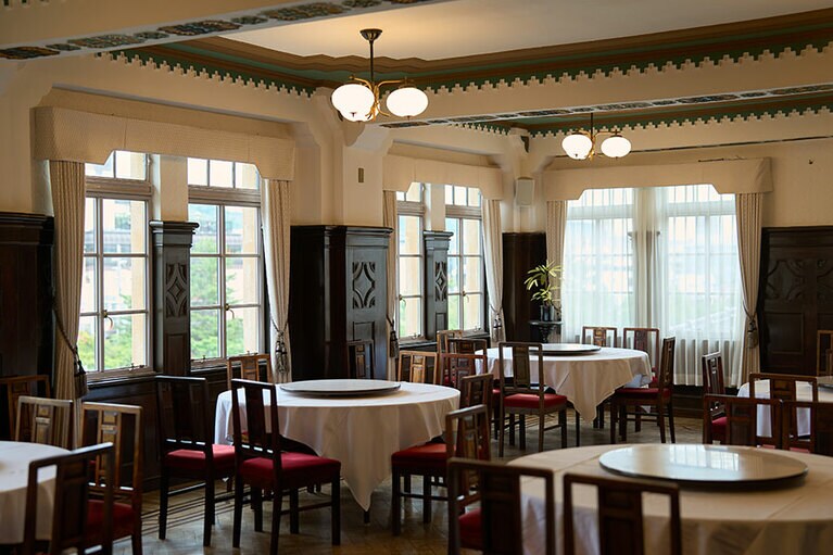 建築家のウィリアム・メレル・ヴォーリズによる生涯唯一のレストラン建築。