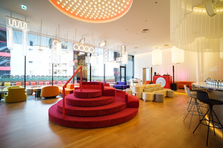 イベントやパーティが開かれるLIVING ROOM。