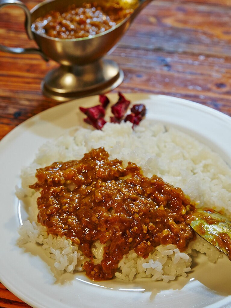 ヨーグルトなどを加えたほどよくスパイシーなキーマ風カレーライス 800円。