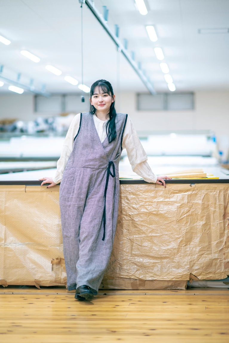 【俳優・山田杏奈がネストローブをまとう】徳島の風が肌に触れる、“心地よさの源泉”を巡る旅