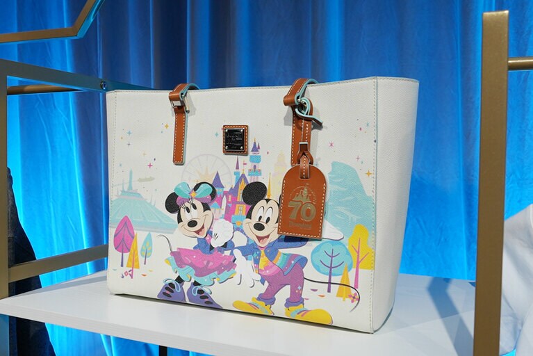 ドゥーニー＆バーグ　トートバッグ。