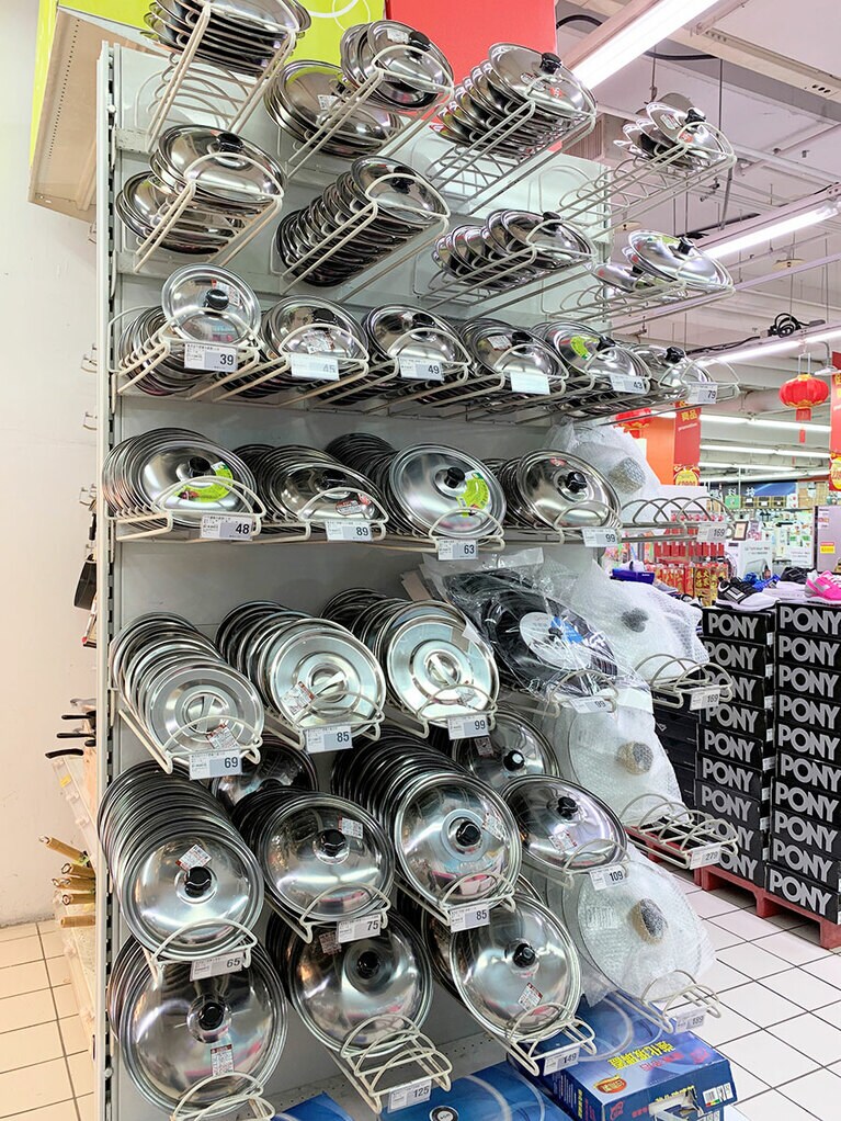 蓋だけでもこんなにバリエーションが。