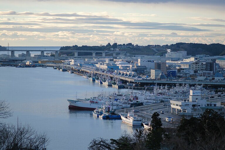 「気仙沼プラザホテル」に宿泊の場合は、ホテル屋上の展望台からの眺めも圧巻。