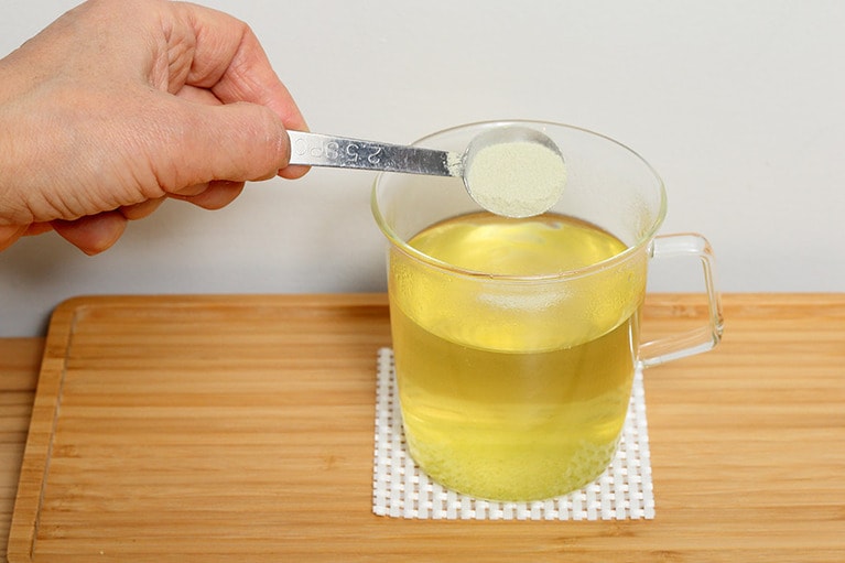 昆布茶を入れて混ぜたらできあがり。