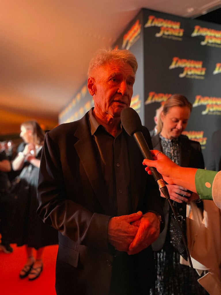 「インディ・ジョーンズと運命のダイヤル」で、久々にカンヌに登場したハリソン・フォード。ちなみに凡庸な悪、悪の陳腐さとは、ドイツの思想家ハンナ・アーレントが「エルサレムのアイヒマン」で書いた言葉。ナチスのユダヤ人迫害のような悪は、悪魔的な人により引き起こされるのではなく、思考や判断を停止した平凡な人々によって行われる陳腐なものであり、だからこそ社会に蔓延する、という。