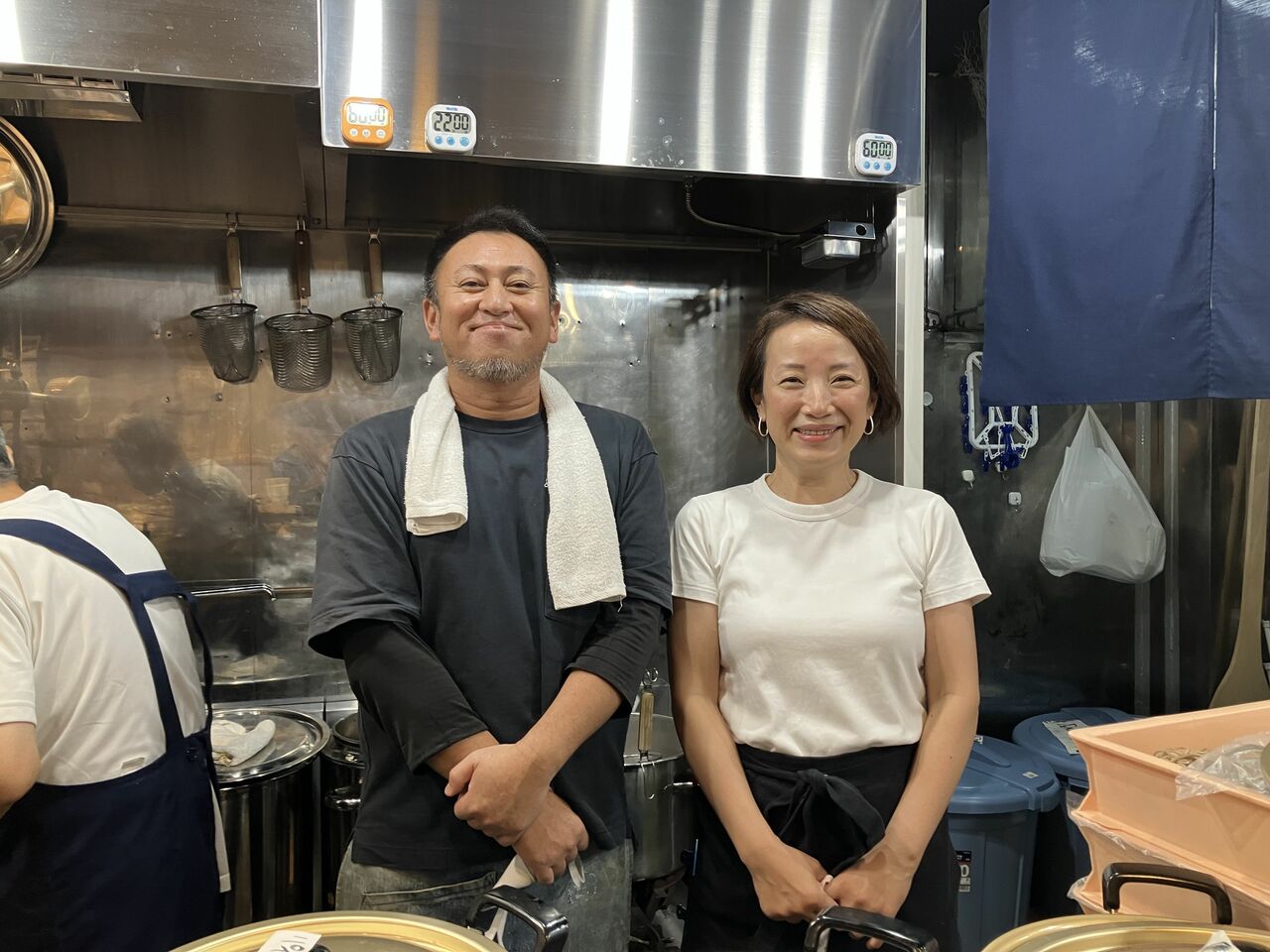 店主の西村歩さんと奥様で女将の千秋さん