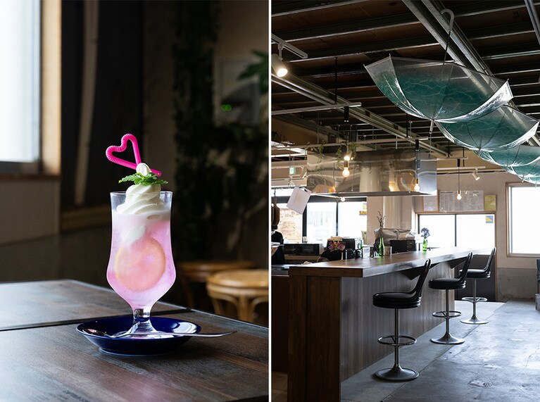 佐渡乳業のソフトクリームを使用した「ピーチフロート」600円。カフェスペースにはカウンター席のほか、テーブル席も。