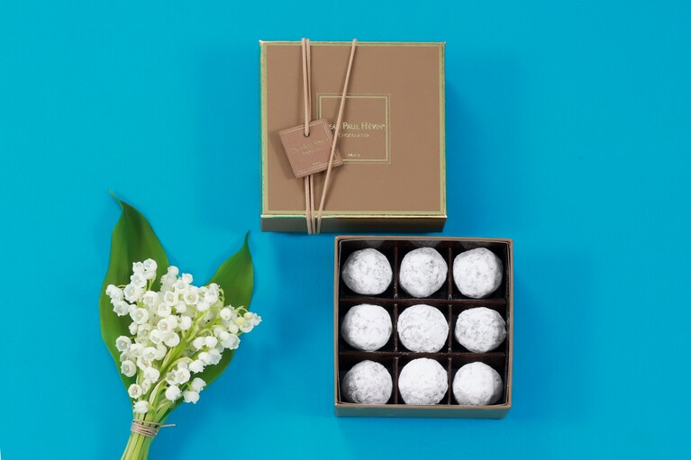 「トリュフ ブランシュ 9個」4,752円（1個486円、4個2,322円、6個3,294円）。