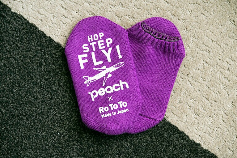 Peach×RoToTo ソックスリッパ S/M Peach Purple 2,200円。