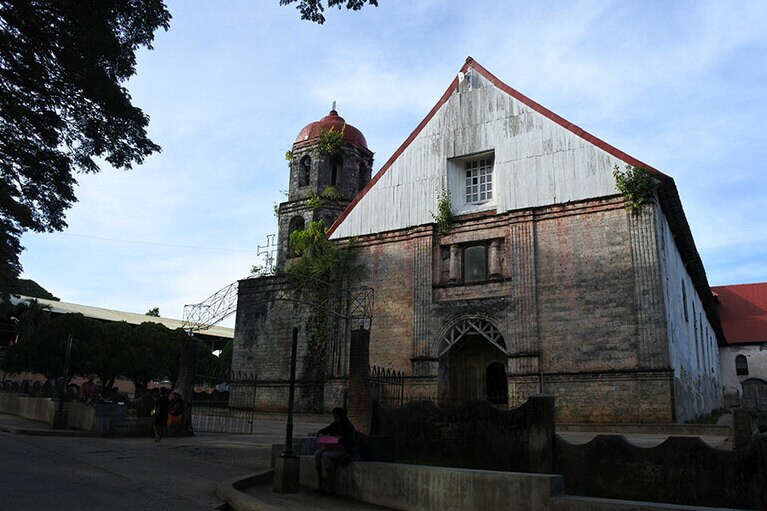 おそらく1884年建造の教会。