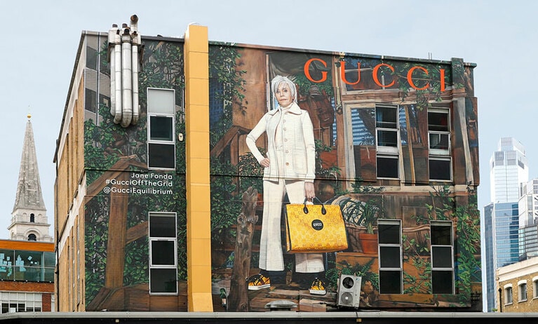 世界中のグッチ アートウォールに登場中の「Gucci Off The Grid」コレクション。