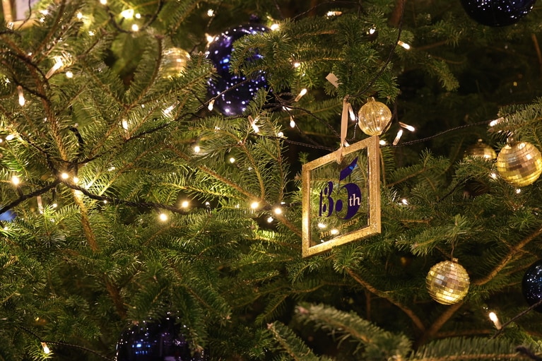 135周年オーナメント。