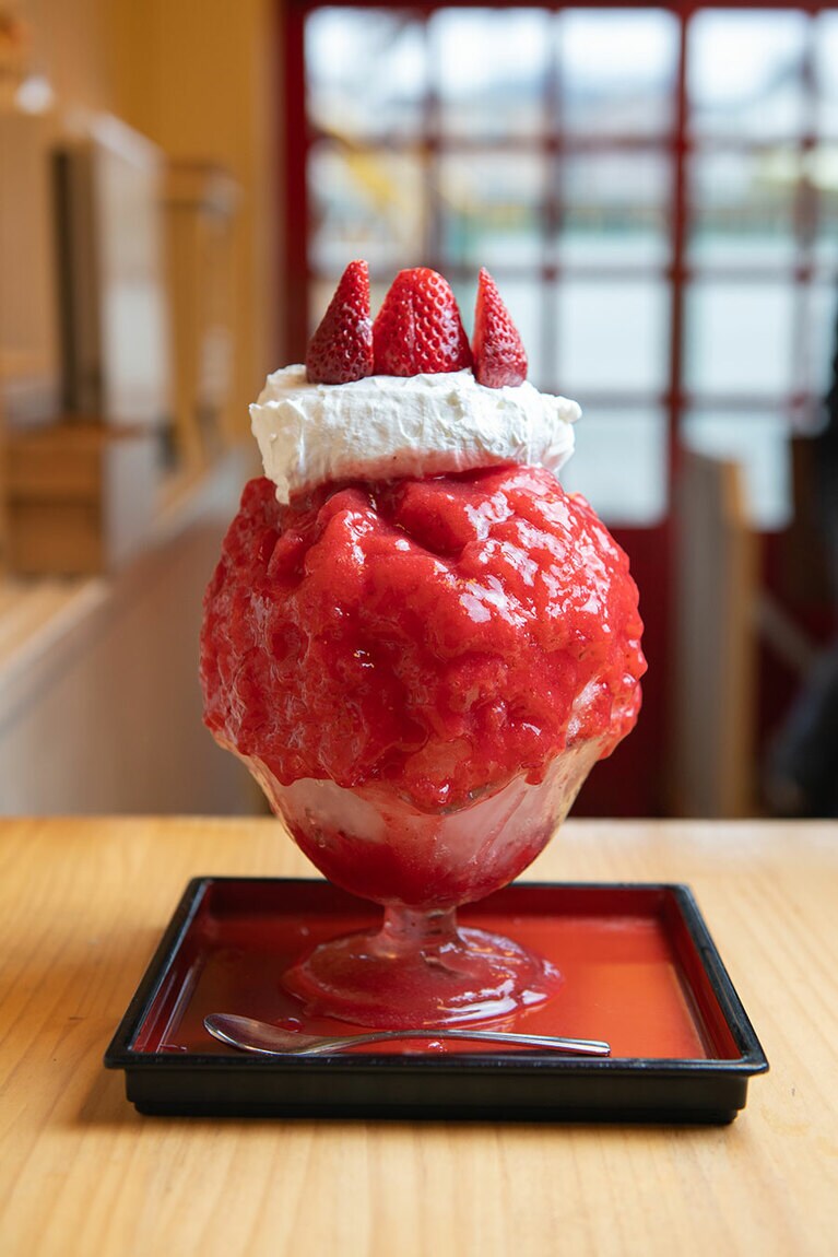 いちごのかき氷の贅沢を極めた「苺三昧」。1,900円。