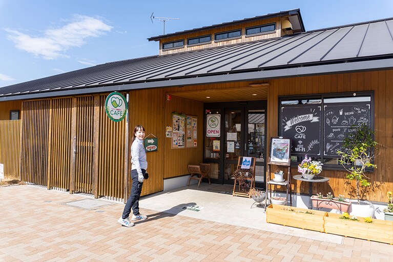 なかい里都まちCAFÉは中井中央公園にある施設。