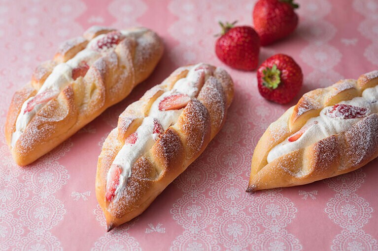 「苺のミルクフランス」360円。