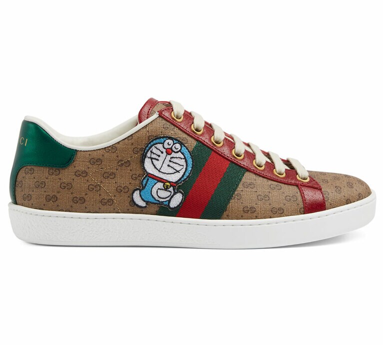 スニーカー 84,000円。©Fujiko-Pro